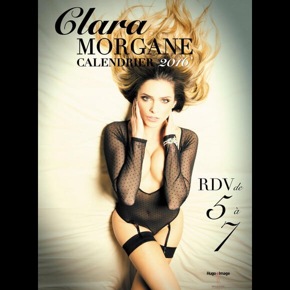 La sexy Clara Morgane tease son calendrier 2016, le 15 juillet 2015 sur Twitter.