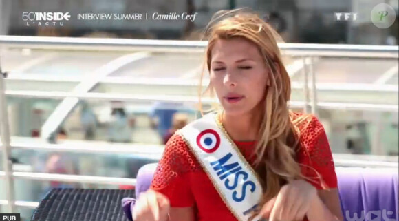 Camille Cerf, Miss France 2015, fait de drôles de confidences à Christophe Beaugrand dans 50 min inside sur TF1, le 19 juillet 2015.