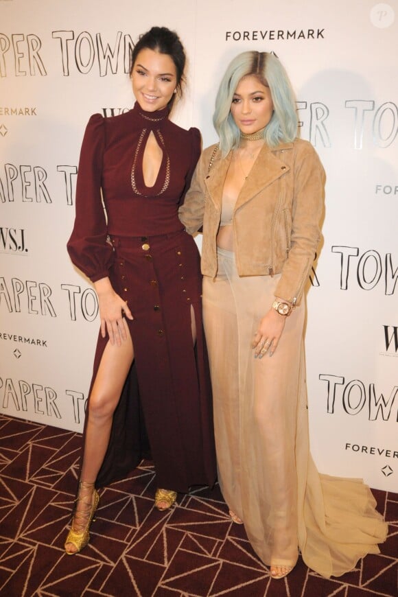 Kendall et Kylie Jenner assistent à une projection du film 'La face cachée de Margo' organisé par le Wall Street Journal et la marque de bijoux Forevermark au London Hotel. West Hollywood, Los Angeles, le 18 juillet 2015.