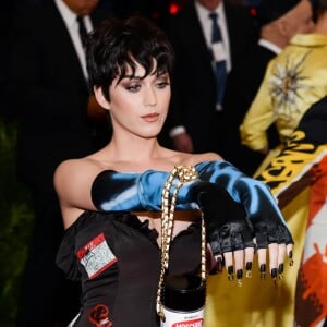 Katy Perry - Soirée Costume Institute Gala 2015 (Met Ball) au Metropolitan Museum célébrant l'ouverture de Chine: à travers le miroir à New York, le 4 mai 2015. 