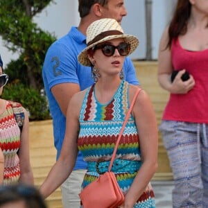Katy Perry en vacances à Mykonos avec sa famille le 17 juin 2015