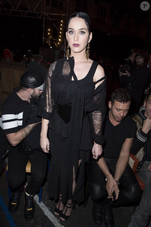 Katy Perry - People au défilé de mode Givenchy prêt-à-porter Automne-Hiver 2015-2016 à Paris le 8 mars 2015. 