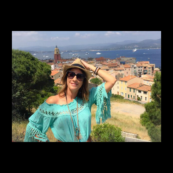 Eve Angeli dévoile le visage de son nouveau chéri, Chrisophe. Le 29 juin 2015. Les amoureux passent du bon temps à Saint-Tropez.