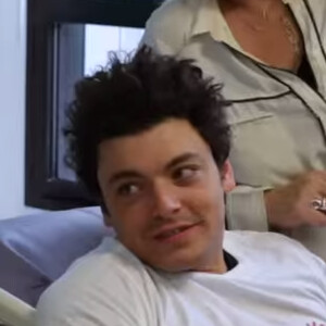 Kev Adams dans la vidéo des 10 ans de CéKeDuBonheur, association d'Hélène Sy