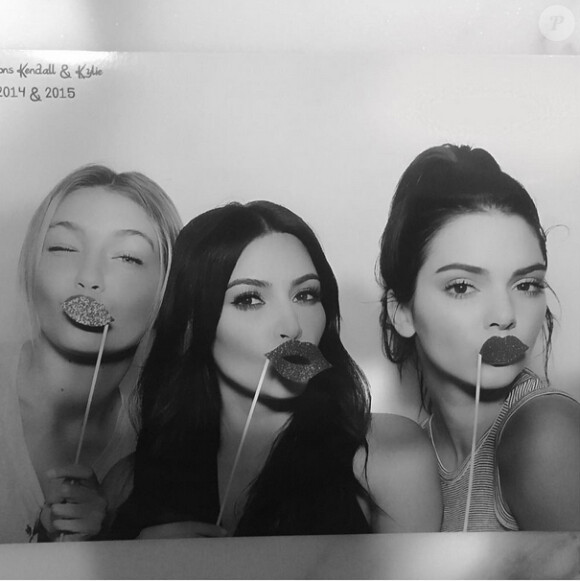 Gigi Hadid, Kim Kardashian et Kendall Jenner à la soirée de remise de diplôme de Kendall et Kylie Jenner. Los Angeles, le 23 juillet 2015.