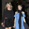 Exclusif - Taylor Swift et Jaime King, enceinte, passent une soirée entre filles à Beverly Hills, le 2 mars 2015, juste quelques jours après que Jaime King annonce que Taylor Swift sera marraine pour le seconde fois. E ==