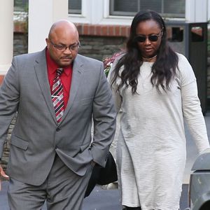 Pat Houston - Les membres de la famille de Bobbi Kristina Brown arrivent au "Peachtree Christian Hospice" pour lui rendre visite à Duluth en Georgie le 16 juillet 2015.
