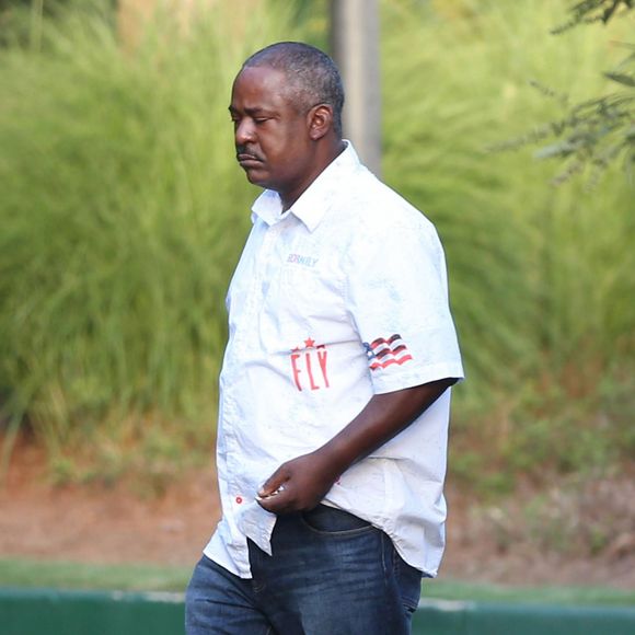 Tommy Brown - Les membres de la famille de Bobbi Kristina Brown arrivent au "Peachtree Christian Hospice" pour lui rendre visite à Duluth en Georgie le 16 juillet 2015.