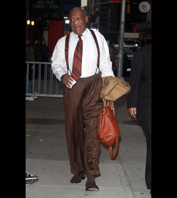 Bill Cosby arrive sur le plateau de l'émission Late Show with David Letterman, à New York, le 3 novembre 2011.