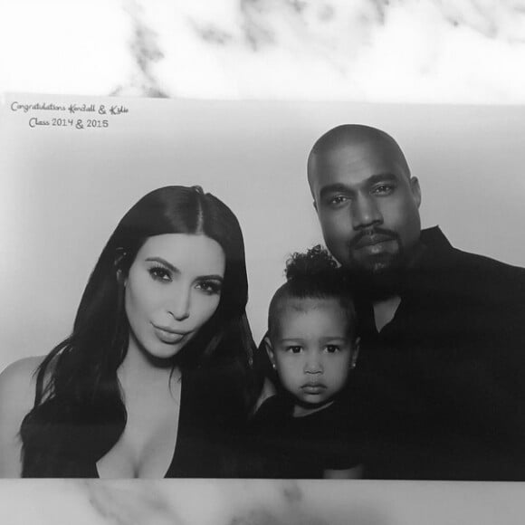 Kylie Jenner : les photos de la soirée pour sa remise de diplôme, à Los Angeles, le 23 juillet 2015. Ici, Kanye West, Kim Kardashian et leur petite North