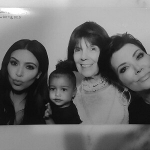 Kylie Jenner : les photos de la soirée pour sa remise de diplôme, à Los Angeles, le 23 juillet 2015. North entourée de Kim Kardashian, Kris Jenner Mary Jo Houghton