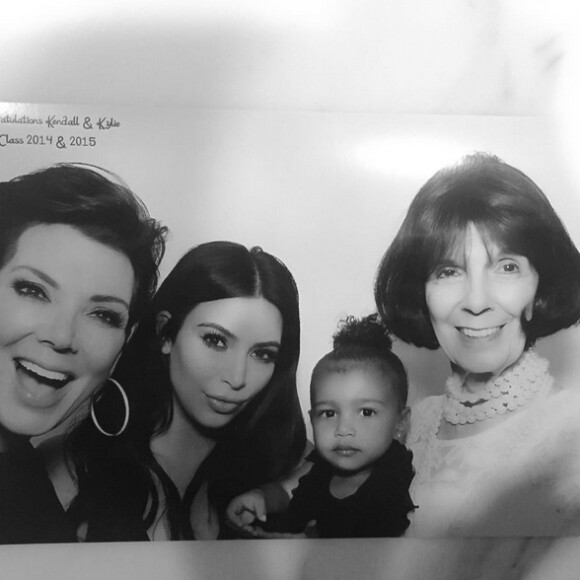 Kylie Jenner : les photos de la soirée pour sa remise de diplôme, à Los Angeles, le 23 juillet 2015. North entourée de Kim Kardashian, Kris Jenner Mary Jo Houghton