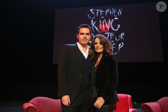 Maxime Chattam et Faustine Bollaert au Grand Rex à Paris le 16 novembre 2013 pour la présentation du livre de Stephen King.