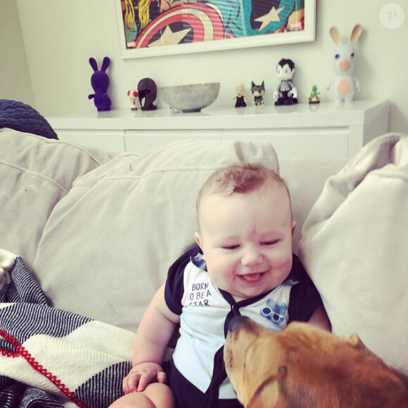 L'adorable enfant d'Alex Goude et Romain, Elliot (5 mois). Juillet 2015.