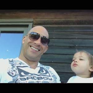 Vin Diesel avec sa fille Pauline (photo postée le 27 juillet 2015)