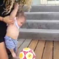 Shakira : Maman fière de son petit Sasha, déjà footballeur comme papa