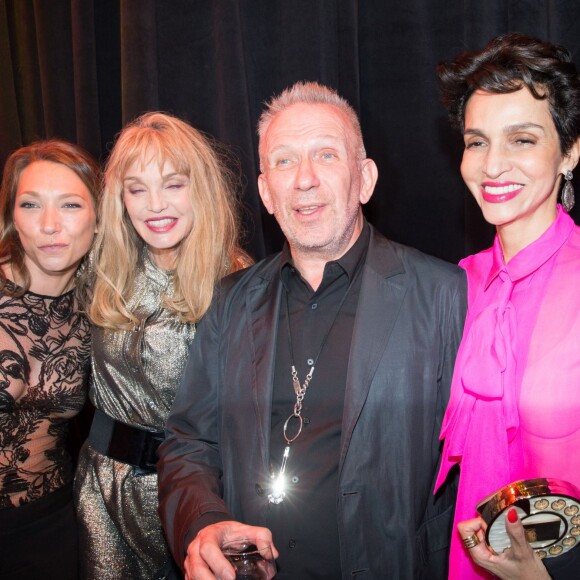 Laura Smet, Arielle Dombasle, Jean-Paul Gaultier et Farida Khelfa lors du défilé de mode "Jean Paul Gaultier", collection Haute-Couture automne-hiver 2015/2016, au siège de la marque Jean-Paul Gaultier à Paris, le 8 juillet 2015