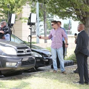 Illustrations devant le "Fulton County Medical Examiner's Center", où a été amené le corps de Bobbi Kristina Brown pour une autopsie, à Atlanta. Le 27 juillet 2015