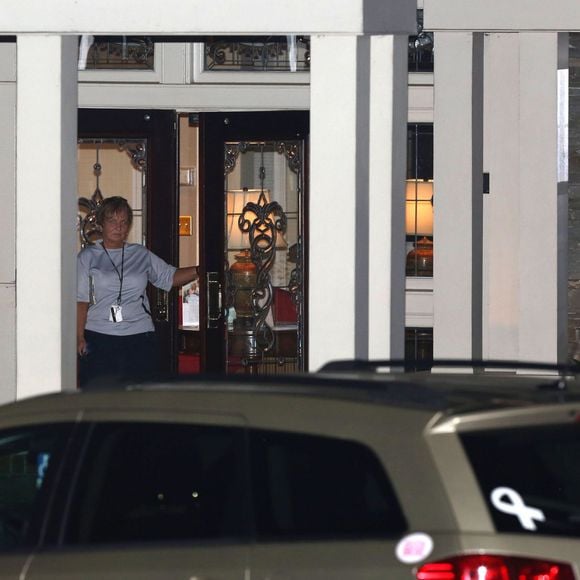 Les journalistes affluent devant le "Peachtree Christian Hospice" après l'annonce de la mort de Bobbi Kristina Brown à Duluth en Georgie, le 26 juillet 2015.