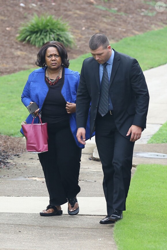La famille de Bobbi Kristina se réunit dans la maison de Pat et Gary Houston à Alpharetta, le 27 juillet 2015