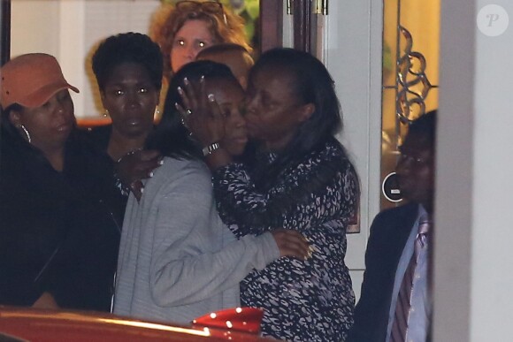 La famille de Bobbi Kristina se réunit dans la maison de Pat et Gary Houston à Alpharetta, le 27 juillet 2015