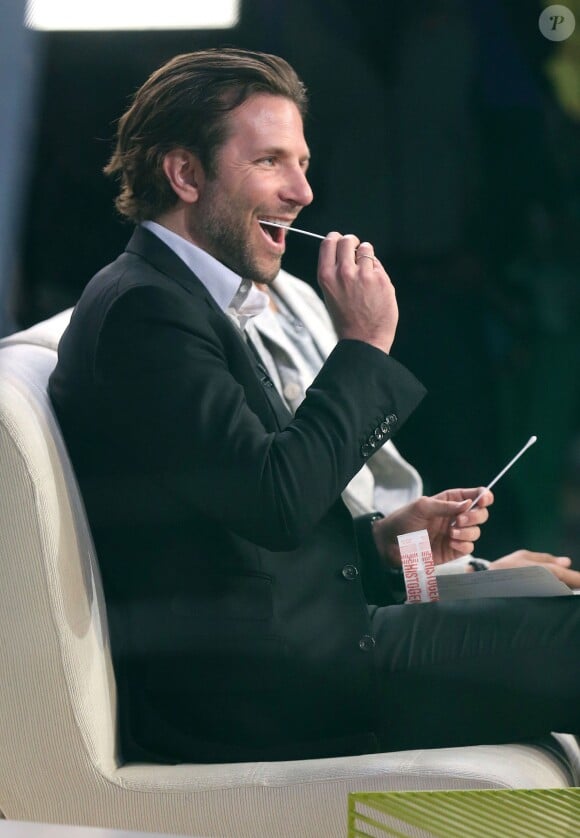 Bradley Cooper sur le plateau de l'émission "Good Morning America" à New York, le 6 mai 2015.