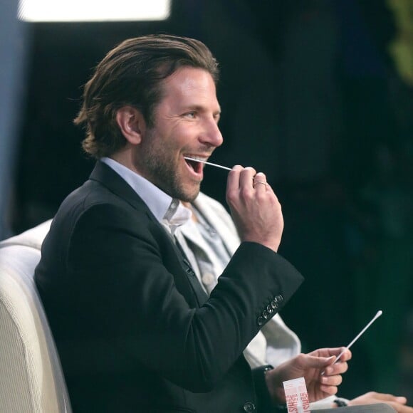 Bradley Cooper sur le plateau de l'émission "Good Morning America" à New York, le 6 mai 2015.