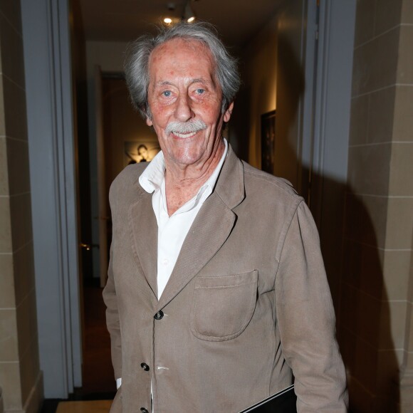 Jean Rochefort - Signature du livre de Marisa Berenson : "Elsa Shiaparelli's Private Album" chez Christie's à Paris le 29 juin 2015.29/06/2015 - Paris