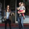 Exclusif - Megan Fox et son mari Brian Austin Green se promènent avec leur fils Noah à Bel Air, le 15 décembre 2014. 