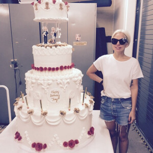 Lady Gaga et le gateau d'anniversaire pour Tony Bennett / aout 2015