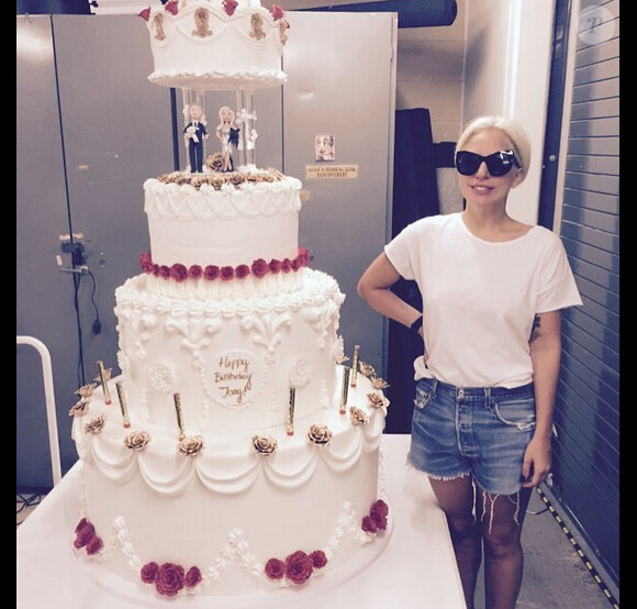 Lady Gaga et le gateau d'anniversaire pour Tony Bennett / aout 2015