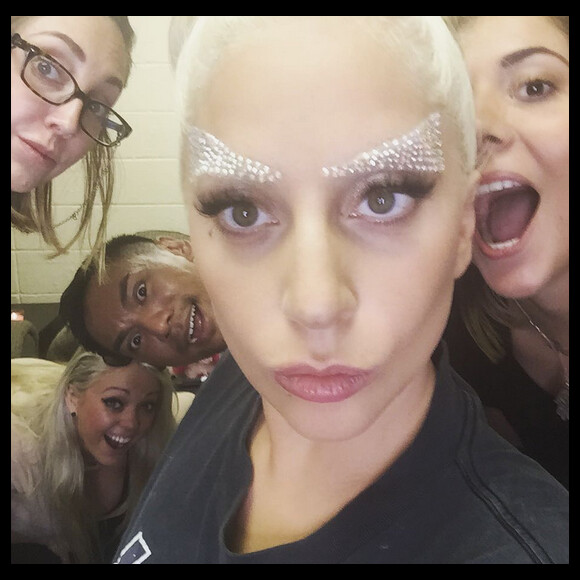 Lady Gaga reine de sourcils étranges sur Instagram / aout 2015