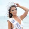 Summer Priester, Miss Etats-Unis 2015 (Miss United States) pose sur la plage à Miami, le 3 août 2015, pour la marque Vizcaya Swimwear.