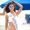 Summer Priester, Miss Etats-Unis 2015 (Miss United States) pose sur la plage à Miami, le 3 août 2015, pour la marque Vizcaya Swimwear.