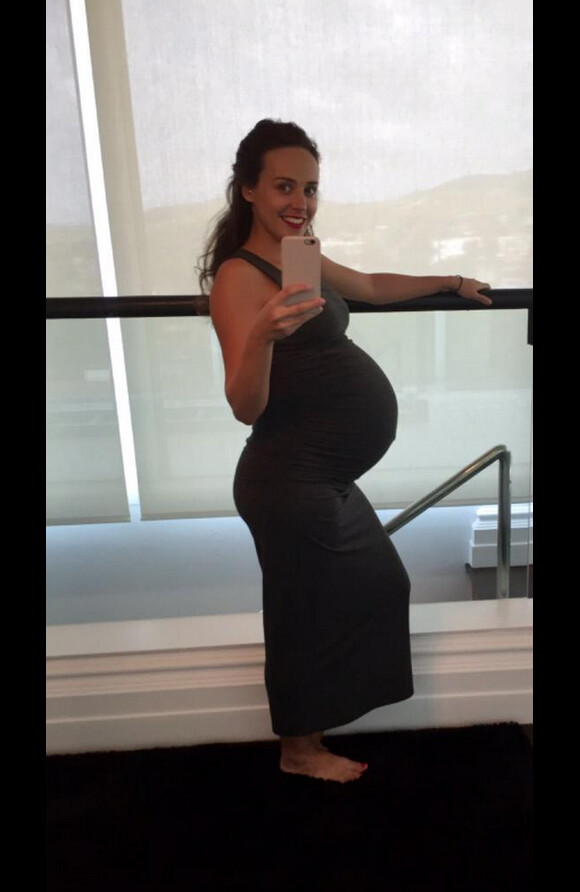 Polly Parsons, chérie de Thomas Vermaelen et enceinte de leur deuxième enfant le 30 août 2015.