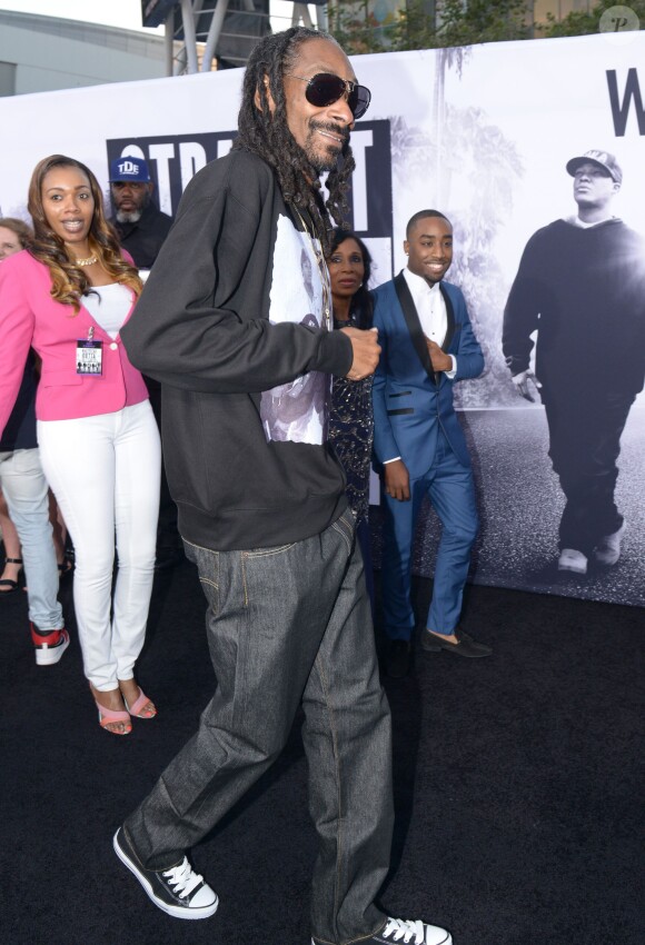 Snoop Dogg assiste à l'avant-première du film "Straight Outta Compton" au Microsoft Theater. Los Angeles, le 10 août 2015.