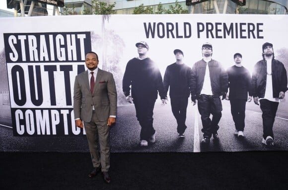 Le réalisateur F. Gary Gray assiste à l'avant-première du film "Straight Outta Compton" au Microsoft Theater. Los Angeles, le 10 août 2015.