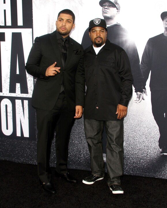 Ice Cube et son fils O'Shea Jackson, Jr. assistent à l'avant-première du film "Straight Outta Compton" au Microsoft Theater. Los Angeles, le 10 août 2015.