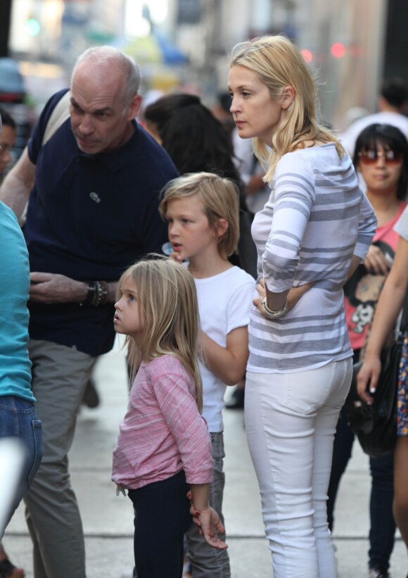 Kelly Rutherford et ses enfants dans les rues de New York, le 13 juillet 2015