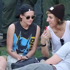 Kristen Stewart et sa supposée petite amie Alicia Cargile lors du 3e jour du festival Coachella Valley Music and Arts à Indio, le 19 avril 2015