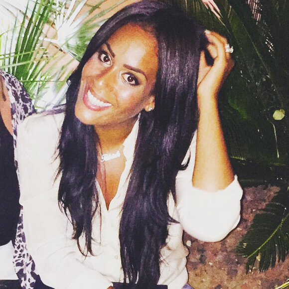 Amel Bent : selfie de la jeune mariée !