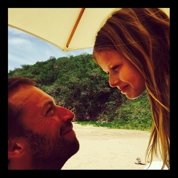 Apple et son papa Chris Martin / photo postée sur le compte Instagram de l'actrice Gwyneth Paltrow
