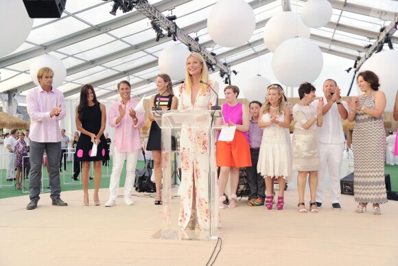 Gwyneth Paltrow lors du Hamptons Paddle and Party for Pink à Bridgehampton, le 1er aout 2015