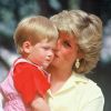 Lady Di et le prince Harry, 4 ans à peine, en août 1987 à Majorque.