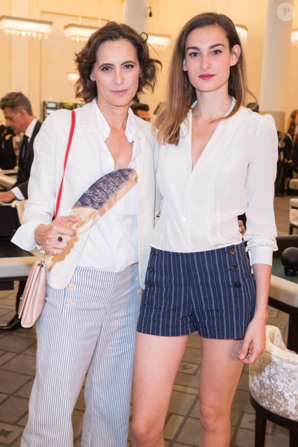 Ines de la Fressange et Nine d'Urso au défilé de mode "Chanel" Haute-Couture Automne-Hiver 2015/2016 à Paris le 7 juillet 2015