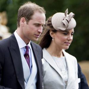 Le prince William et Kate Middleton, duc et duchesse de Cambridge, en juin 2012 au mariage d'Emily McCorquodale et James Hutt dans le Lincolnshire.