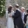 Le prince William et Kate Middleton, duc et duchesse de Cambridge, en juin 2012 au mariage d'Emily McCorquodale et James Hutt dans le Lincolnshire.