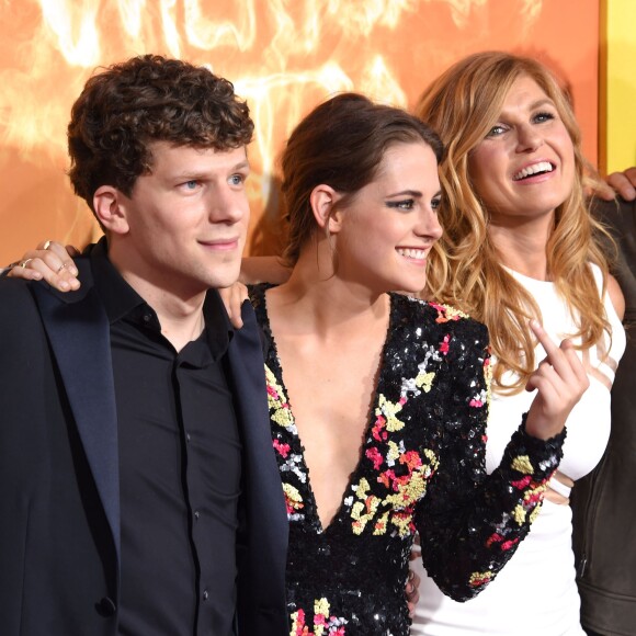 Jesse Eisenberg, Kristen Stewart et Connie Britton à la première d'American Ultra à Los Angeles, le 18 août 2015.