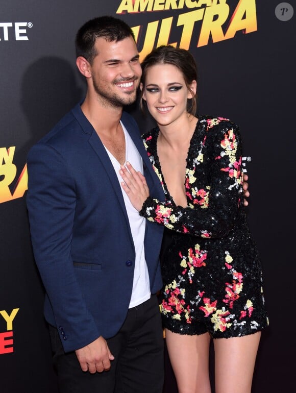 Kristen Stewart et Taylor Lautner à la première d'American Ultra à Los Angeles, le 18 août 2015.