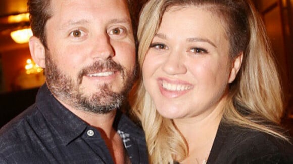 Kelly Clarkson a révélé sur scène, lors de son concert au Staples Center de Los Angeles le 18 août 2015, être enceinte de son deuxième enfant.